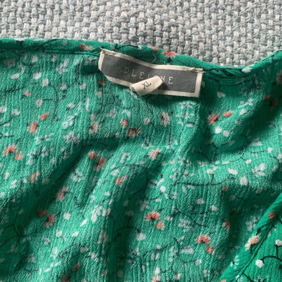 ☘️☘️☘️Spring green floral blouse☘️☘️☘️ - Picture 4 of 7